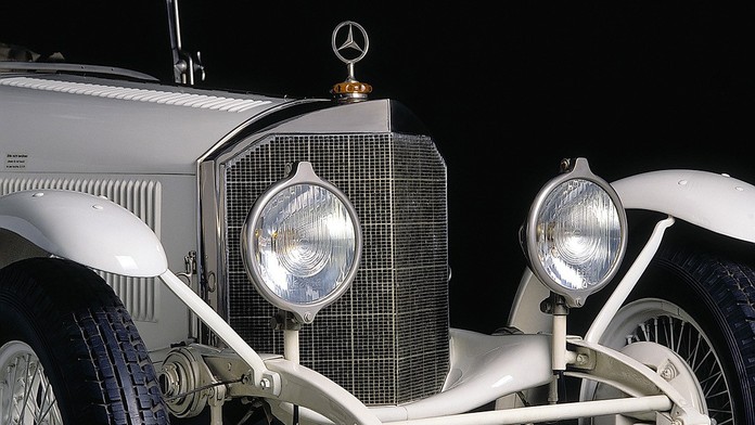 Třícípá hvězda slaví 110 let. Jak vznikl slavný emblém Mercedesu?