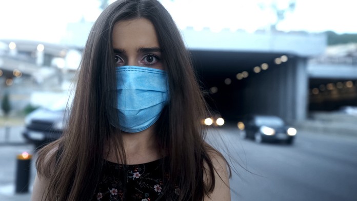 Z nebe prší mikroplasty. Zamořují Zemi, vědci je našli všude