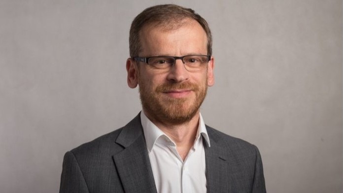 Rusy učit nebudu, prohlásil přednášející na VŠE. Dívky se bály vůbec promluvit