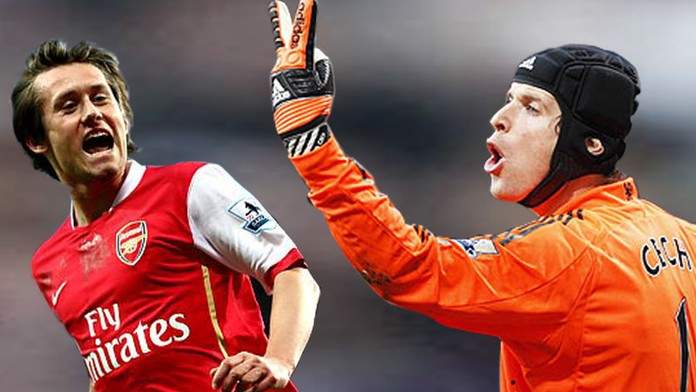 Manchester má problémy se sestavou, Arsenal s příliš krásnou hrou