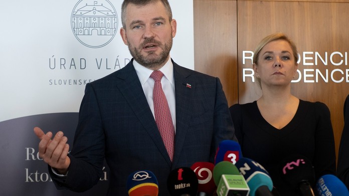 Mimořádná opatření na Slovensku. Uzavírají se školy i hranice