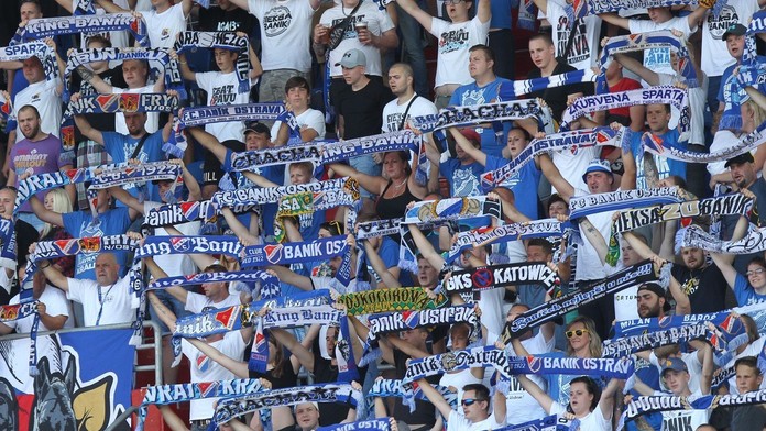 Fanoušci Baníku nezvládli prohru. Rozhodčímu po zápase namlátili!