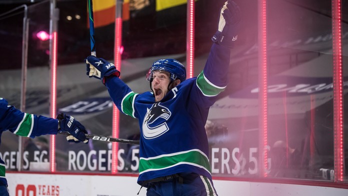 Vancouver se vrátil vítězně, Nosek a Chytil pomohli asistencemi