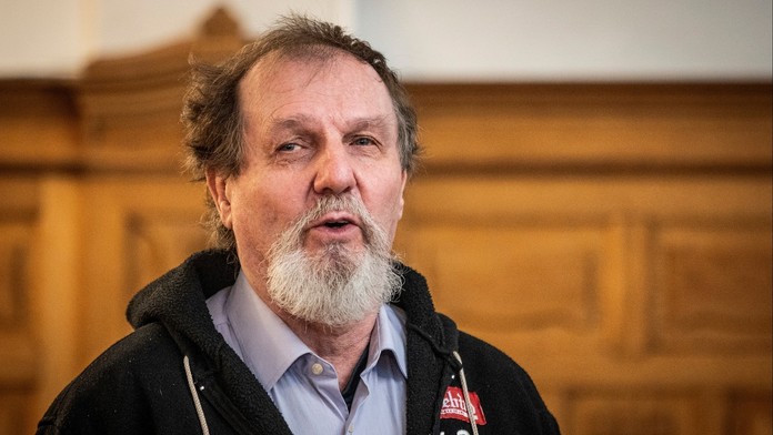 Atentátník na Fica skončil na psychiatrii. Popsal přísný vězeňský režim