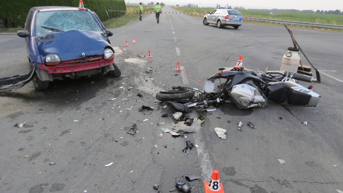 Tragická nehoda. Řidička nedala přednost a zabila motorkáře