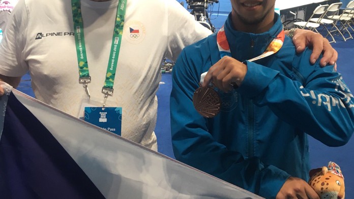 Zeman urážel Romy, že jsou flákači. Teď jeden veze medaili z olympiády
