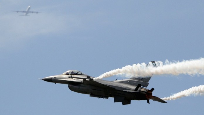 V Bavorsku se zřítila americká stíhačka, pilot přežil