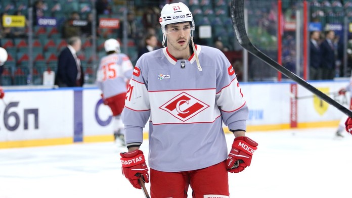 Další skandál kontroverzního Slováka. Po vyhazovu z NHL jej vyhodili i z Ruska