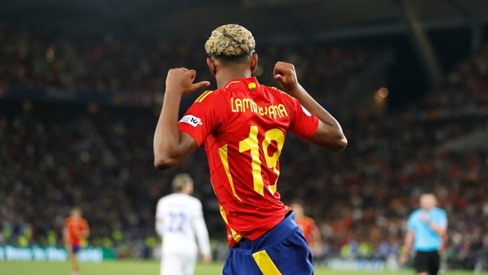 Zlatý míč? Důvod, proč ráno vstávám, hlásí Yamal. Teď se těší na Ronalda