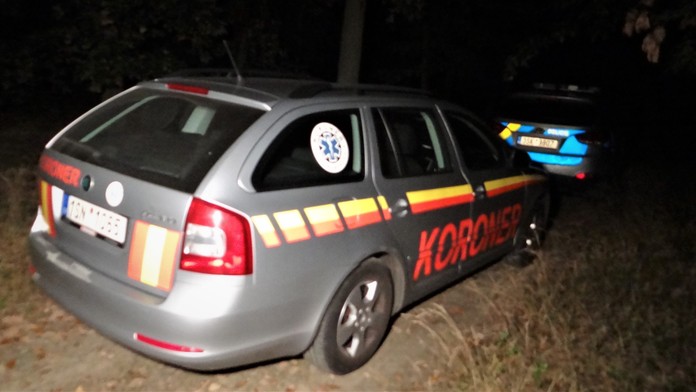 Chlapce našli zastřeleného v lese. Policie zveřejnila výsledek pitvy