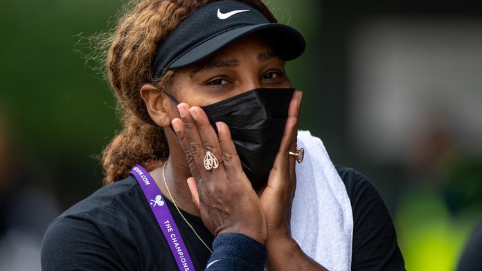 Serena Williamsová v roušce