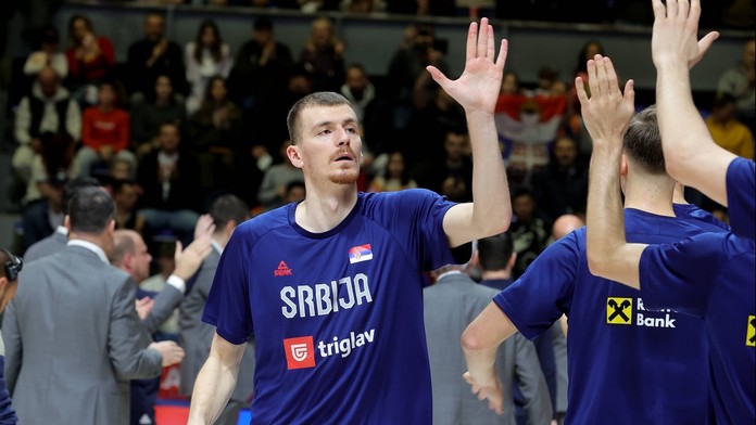 Hrozná zpráva z MS v basketbalu. Srb po podlém zákroku přišel o ledvinu
