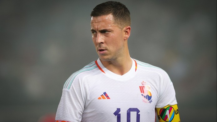 FIFA zakázala Belgičanům venkovní dresy. Vadí jí nápis na límci