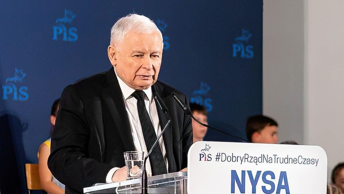 Ženy příliš pijí a málo rodí. Na polského expremiéra se snesla vlna kritiky