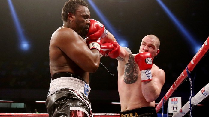 SKANDÁLNÍ PROHRA: Boxer Pála řezal Chisoru, sudí pak divně skončil zápas!