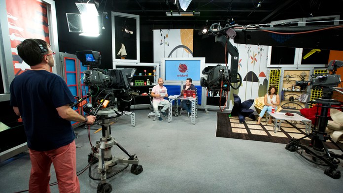 Snídaně s Novou mění studio, logo i znělky. Podívejte se jak!