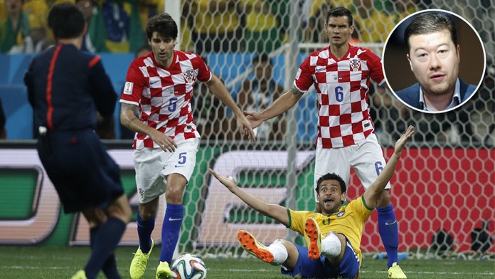 V Okamurovi se vařila jeho japonská krev: Jasná chyba rozhodčího, snad nebyl podplacen!
