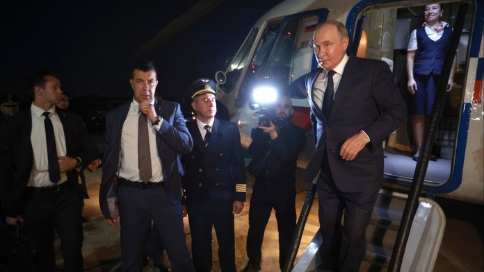 Vladimir Putin při návštěvě Čečenska