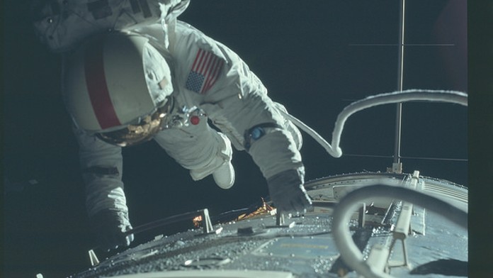 NASA odtajnila unikátní snímky z Měsíce: 8400 fotek z misí Apollo