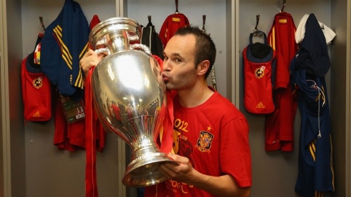 Nejlepším hráčem EURA zvolen Iniesta. Byl vidět všude, shodla se komise