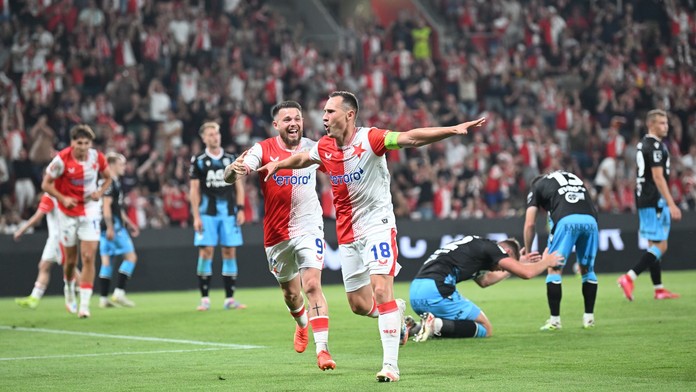 Slavia si poradila s Teplicemi a jde do čela. Plzeň ztratila penaltou v závěru