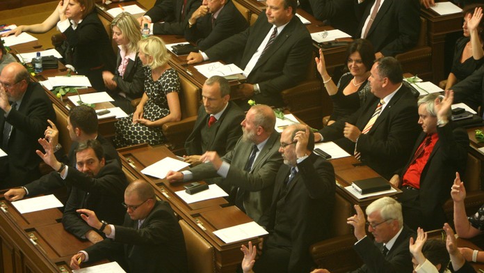 Poslanci projednají rozpočet a občanský zákoník