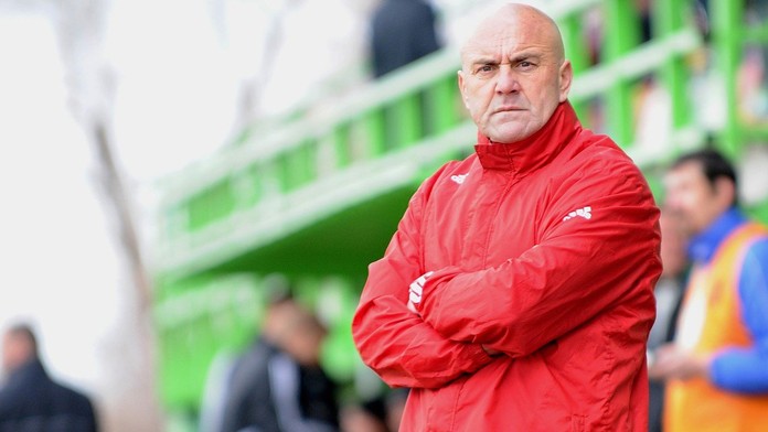 Jako Zidane! Bývalý trenér Žižkova poslal hlavičkou k zemi soupeře