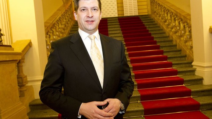 ŘEDITEL TV NOVA ANDRUŠKO: Omezení reklamy v ČT filmům pomůže. ROZHOVOR
