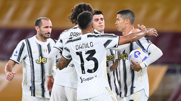 Ronaldo zachránil Juventusu aspoň bod v oslabení! Serii A vede Neapol