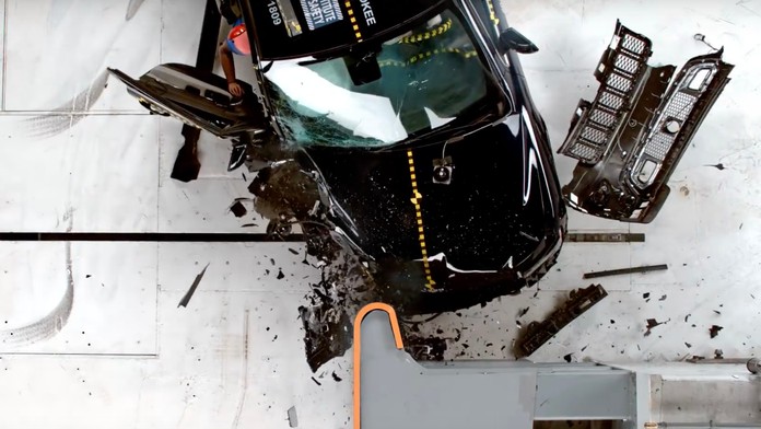 Tvrdé crash testy: Některá SUV pořád mají sedadlo smrti