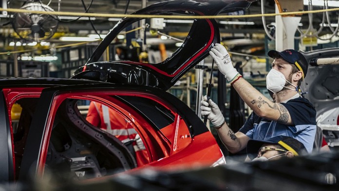 Toyota v Kolíně už zase vyrábí. Kvůli nedostatku čipů ale hrozí další výpadky