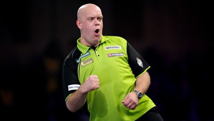 Van Gerwen ukázal světovou třídu. Ve čtvrfinále je po boji i Littler