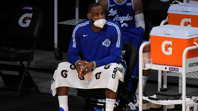 LeBron James je opět mimo hru, po trestu a zranění ho vyřadil covid-19
