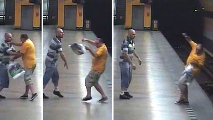 Šílený agresor z metra dopaden. Přiznal, proč srazil důchodce&nbsp;