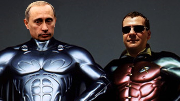 WIKILEAKS: Putin je Batman, Medveděv je pouze Robin