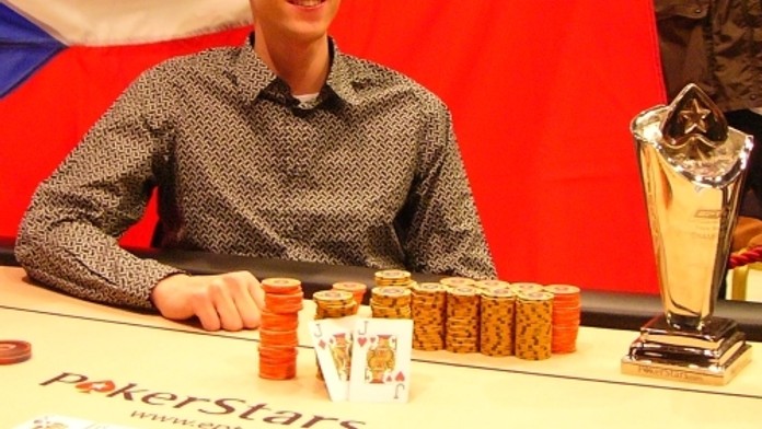 Pokerový šampion ON-LINE: Dřu desítky hodin týdně