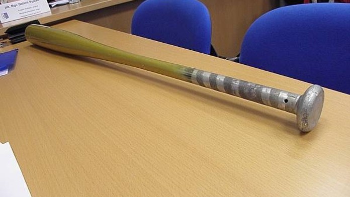 BRUTÁLNÍ NAPADENÍ: Muž (42) zmlátil svou expřítelkyni a její rodiče baseballkou!