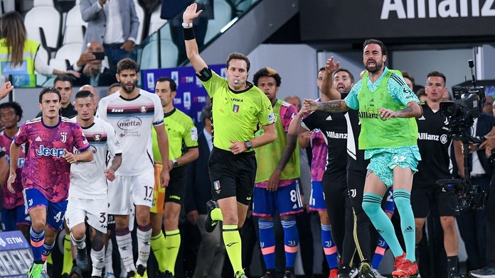 Juventus přišel o výhru kvůli ofsajdu. Rozhodčí ale zapomněli na jednoho hráče
