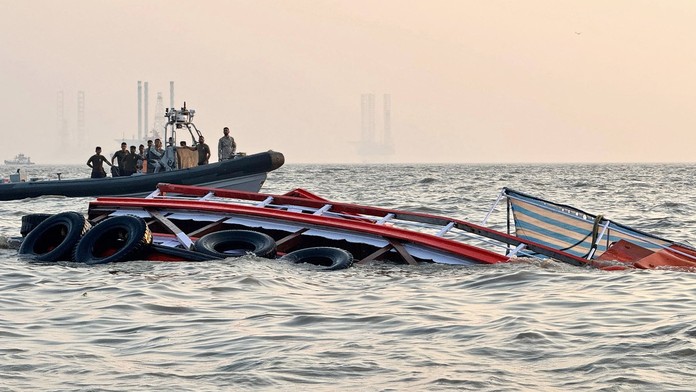 U pobřeží Bombaje se srazily dvě lodě. Zahynulo třináct lidí, dva se pohřešují