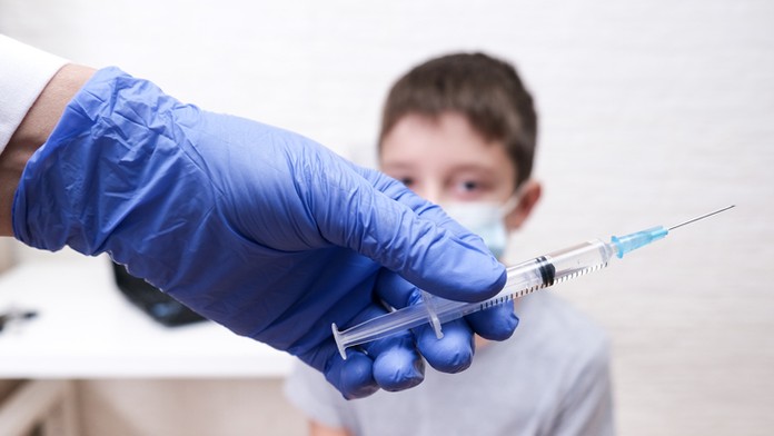 Očkování malých dětí začne v ČR rychleji. Ministerstvo řeklo, kdy vakcíny dorazí