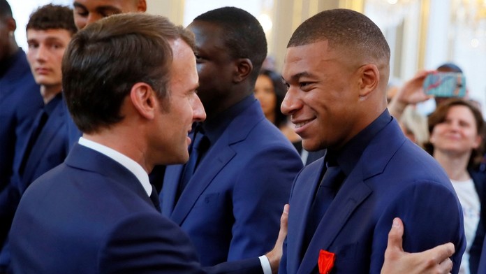 Za setrváním Mbappého v PSG stojí prezident Macron, proklamuje šéf Realu