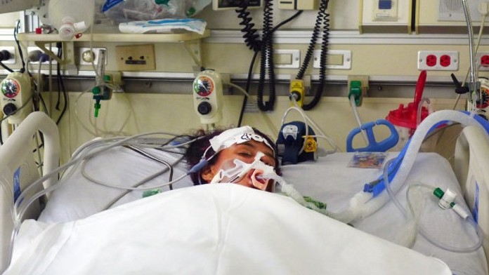 TRAGÉDIE: Linda (18) chtěla větší prsa, místo toho upadla do kómatu!