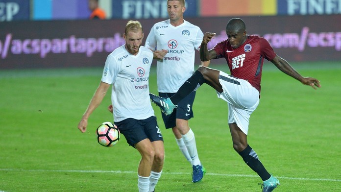 Rvačka v kabině fotbalové Sparty? Odnést to měla jedna z posil!