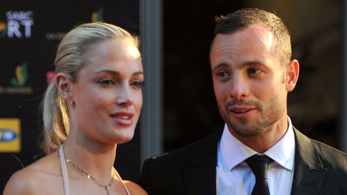 Pistorius dával mrtvé přítelkyni umělé dýchání. Chtěl ji zachránit