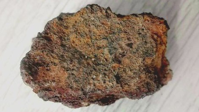 Pracoval jsem na zahradě a metr a půl ode mě spadl meteorit, tvrdí Lukáš