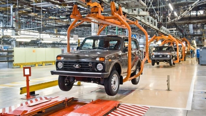 Ruská Lada Niva se vrací na montážní linky. AvtoVAZ obnovuje její výrobu