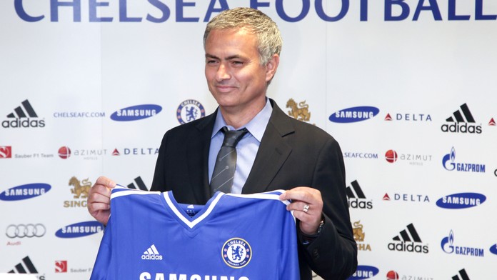 Říkejte mi "Happy One"! Mourinho se vrátil do Chelsea a je ŠŤASTNÝ