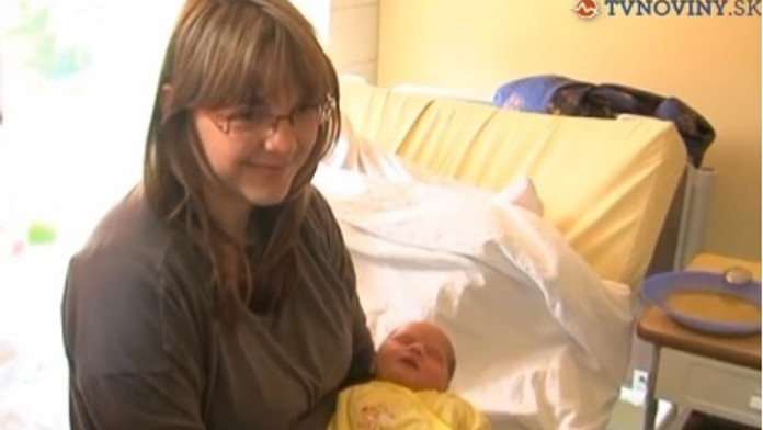 Žena porodila dítě v taxíku a úplně sama!