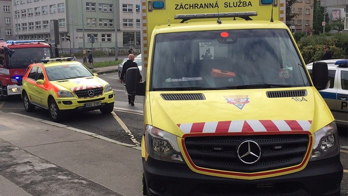 Školák (15) chtěl skočit z mostu, spolužákům rozeslal děsivou SMS!