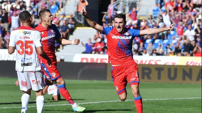 Mick van Buren hattrickem sestřelil Teplice, Plzeň vybojovala výhru